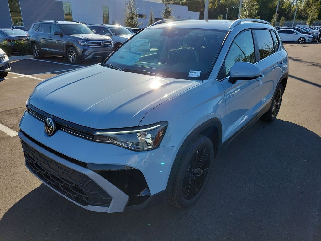 New 2025 Volkswagen Taos 1.5T SE SUV