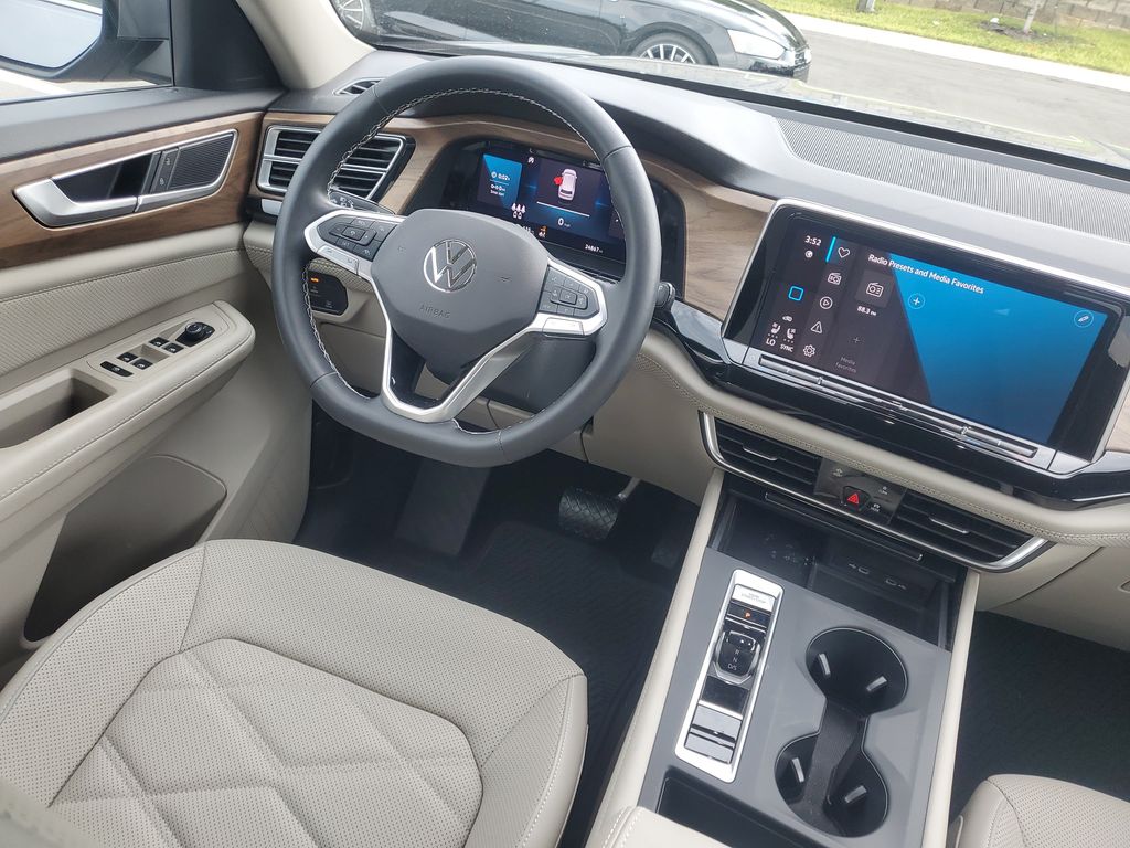 2024 Volkswagen Atlas SE - Photo 10