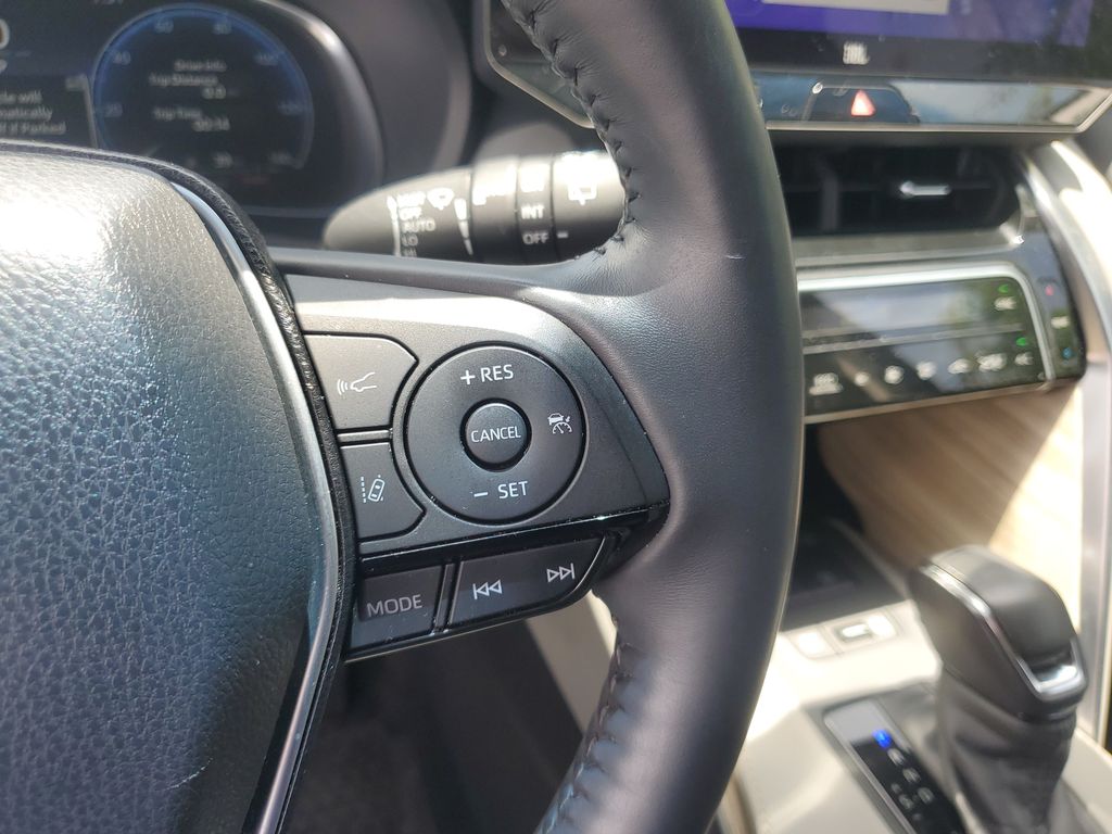 2023 Toyota Venza Limited - Photo 19