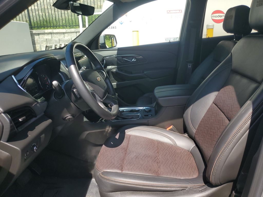 2023 Chevrolet Traverse High Country - Photo 16