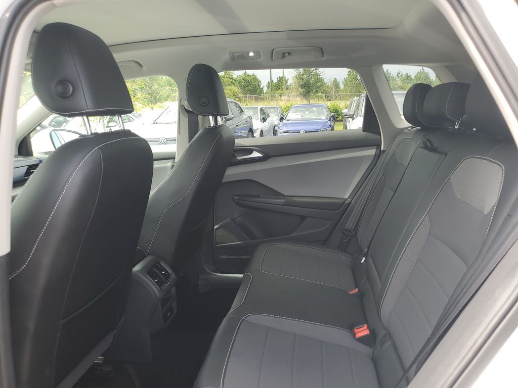 2023 Volkswagen Taos SE - Photo 9