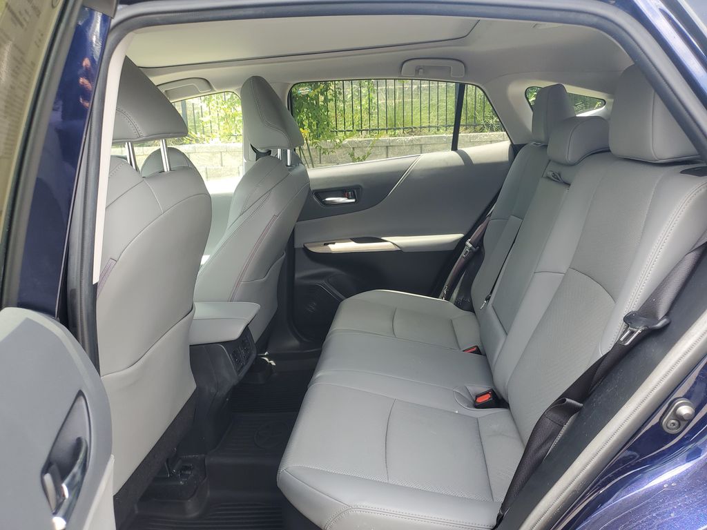 2023 Toyota Venza Limited - Photo 9