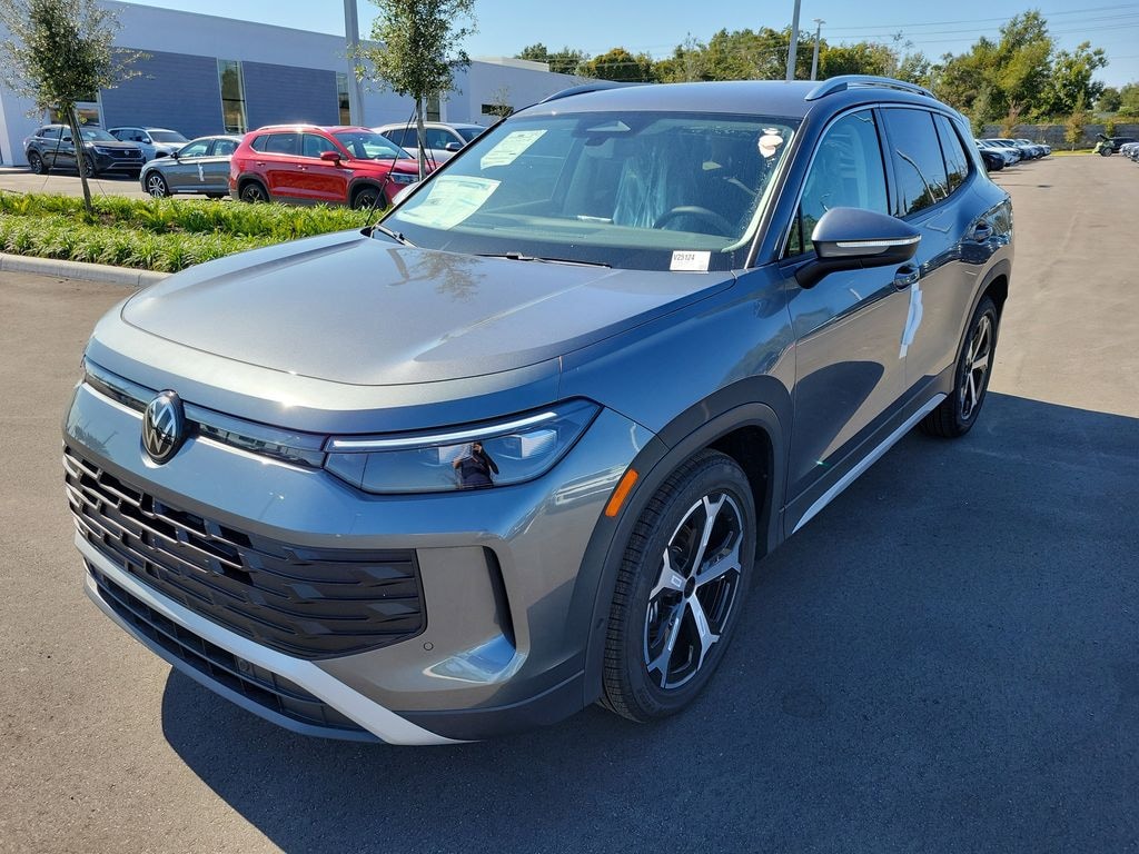 New 2025 Volkswagen Tiguan 2.0T SE SUV