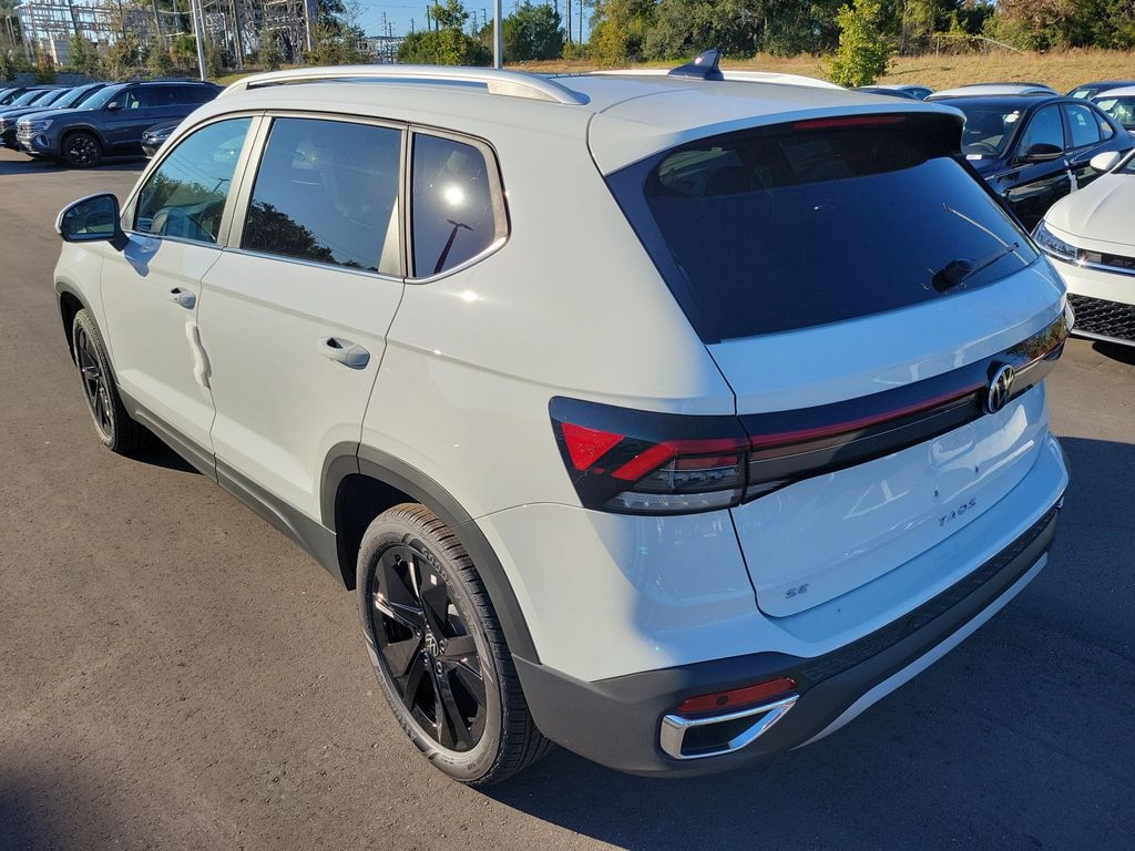 New 2025 Volkswagen Taos 1.5T SE SUV