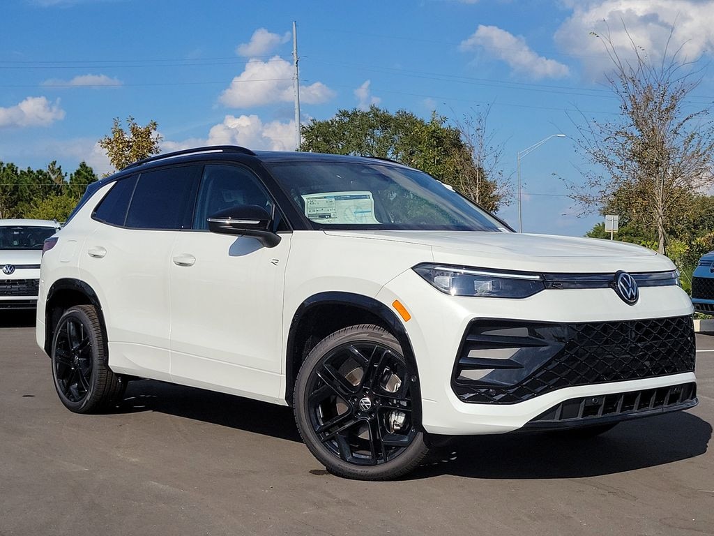 New 2025 Volkswagen Tiguan 2.0T SE R-Line Black SUV