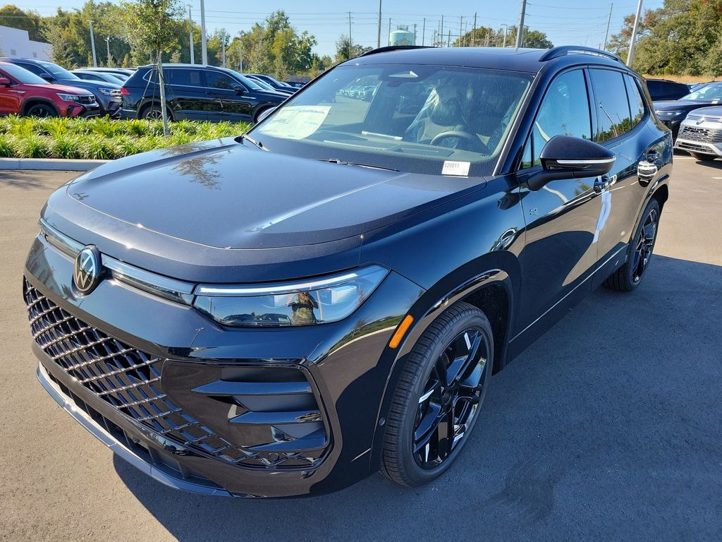 New 2026 Volkswagen Tiguan 2.0T SE R-Line Black SUV