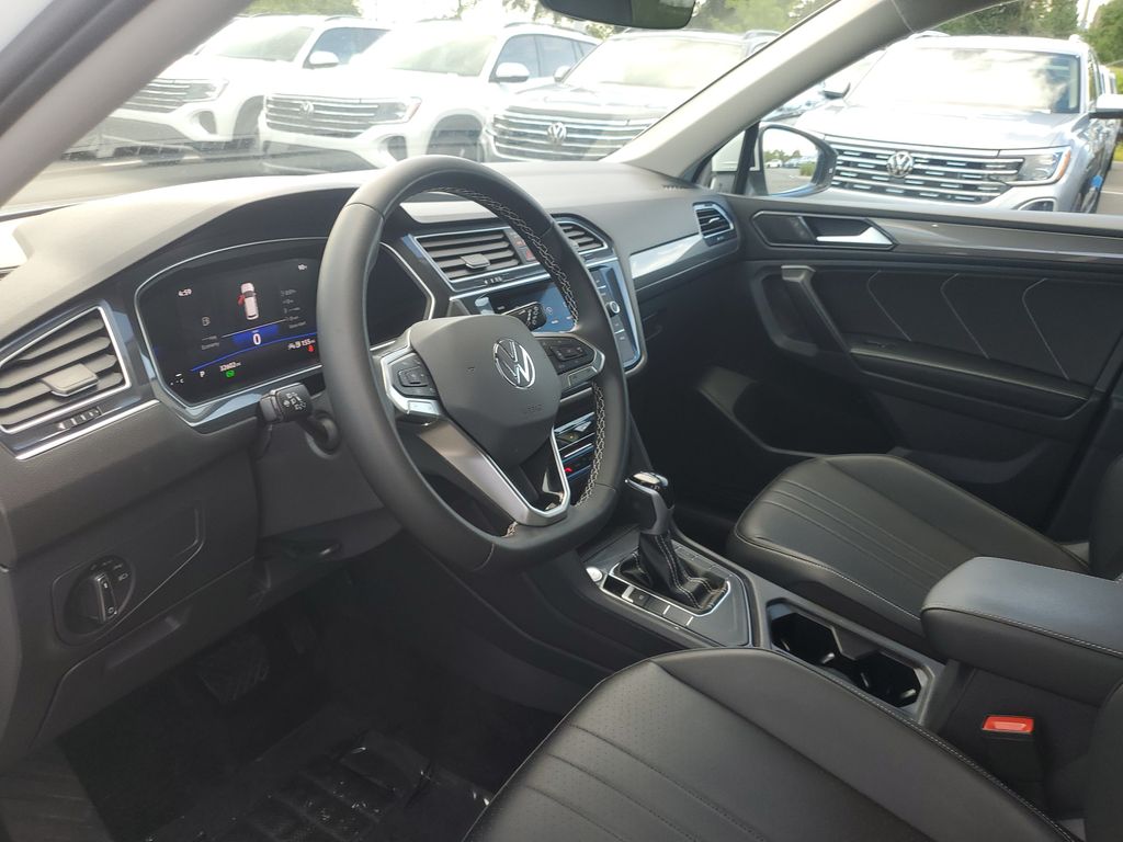 2024 Volkswagen Tiguan SE - Photo 13