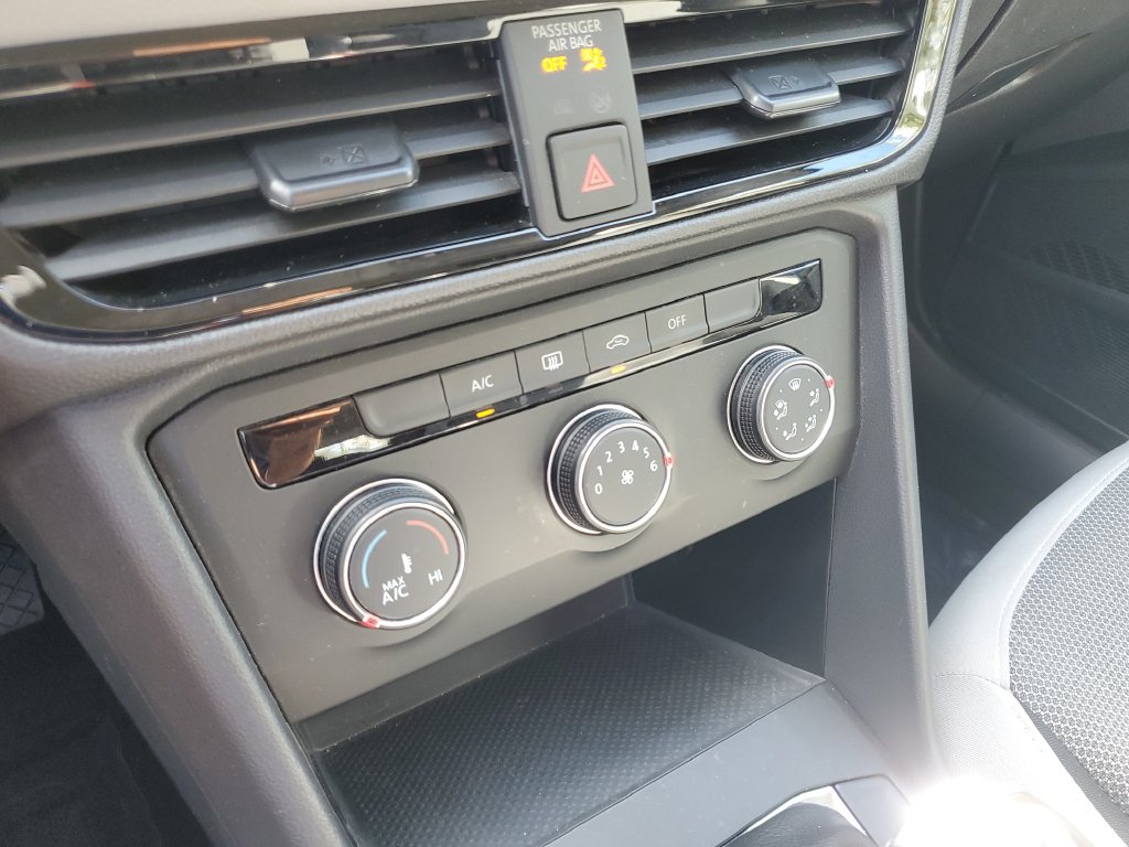 2022 Volkswagen Taos S - Photo 23