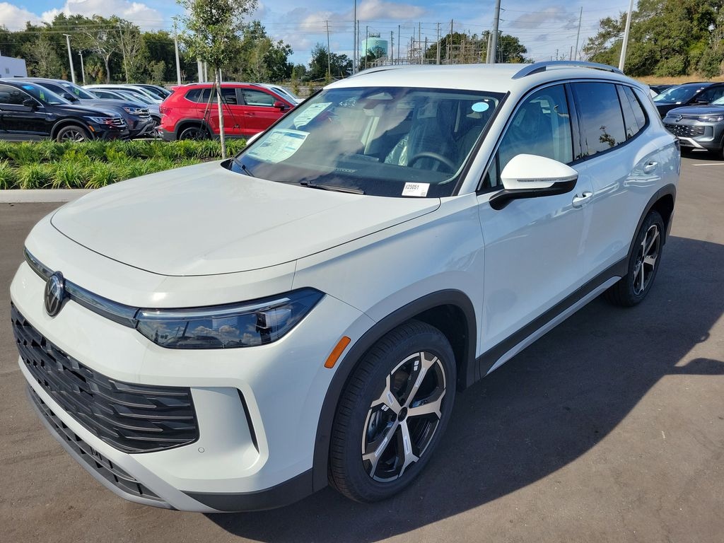 New 2025 Volkswagen Tiguan 2.0T SE SUV