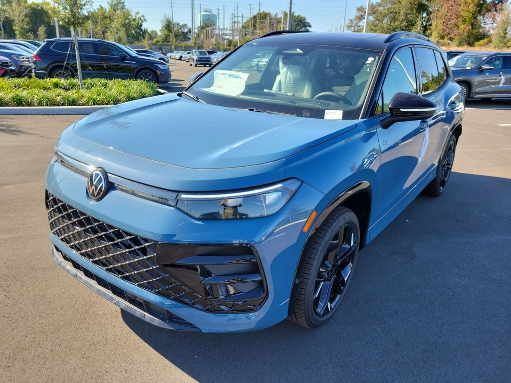 New 2025 Volkswagen Tiguan 2.0T SE R-Line Black SUV