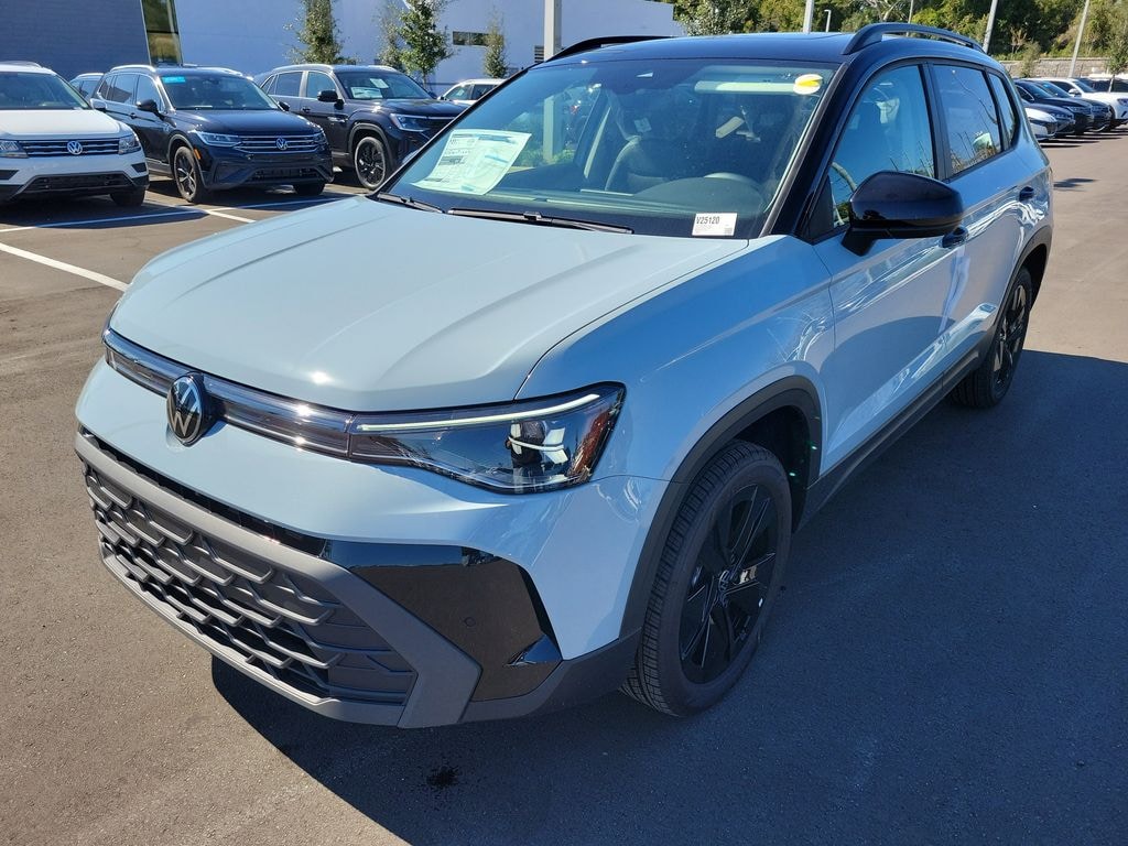 New 2025 Volkswagen Taos 1.5T SE Black SUV