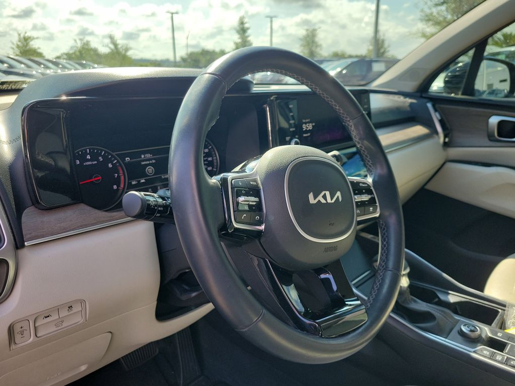 2023 Kia Sorento EX - Photo 16