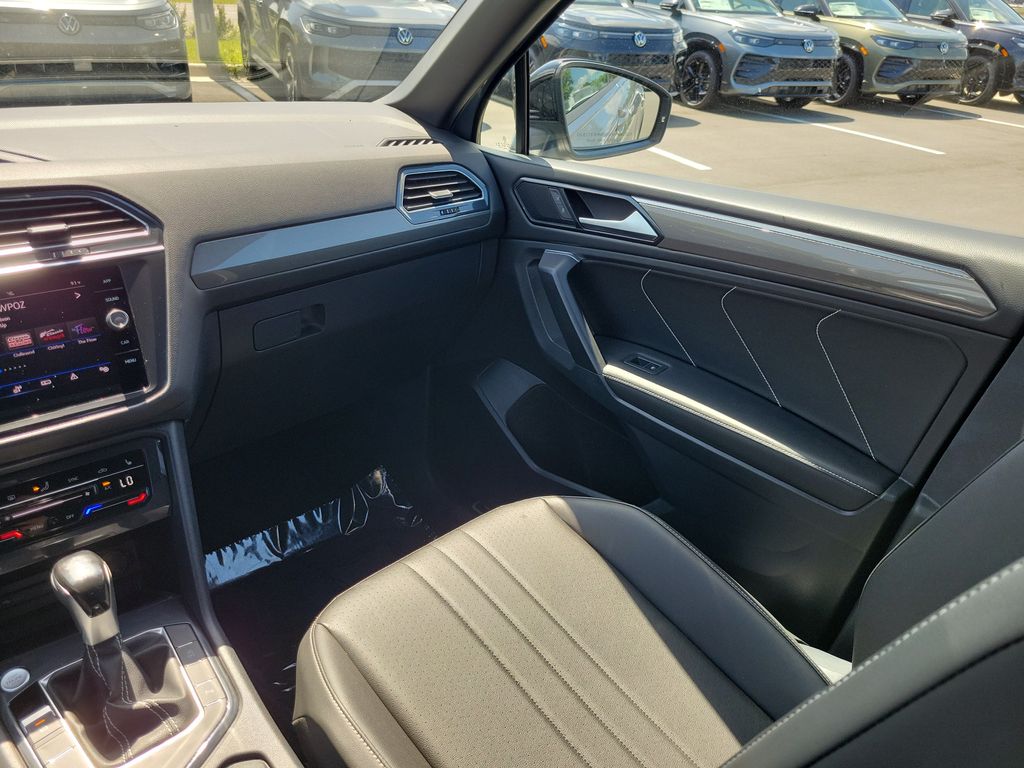 2023 Volkswagen Tiguan SE R-LINE BLACK - Photo 12