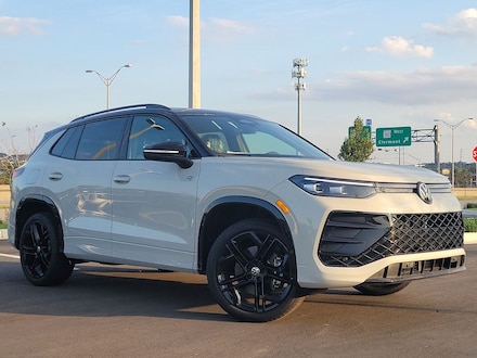 2025 Volkswagen Tiguan 2.0T SE R-Line Black SUV