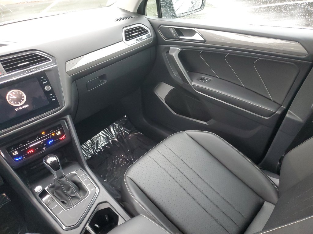 2022 Volkswagen Tiguan SE - Photo 11