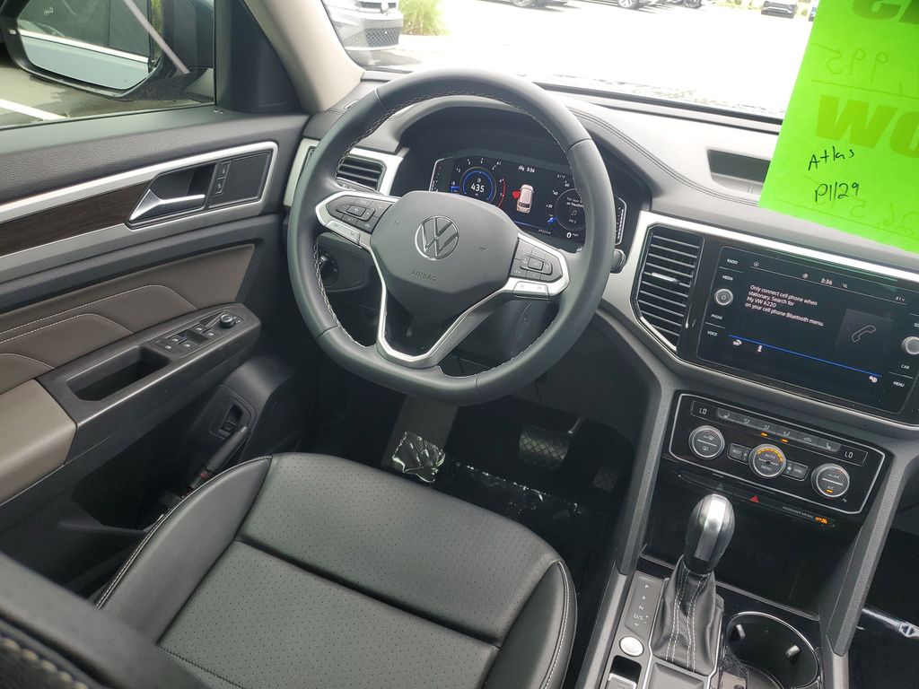 2023 Volkswagen Atlas SE w/Tech - Photo 12