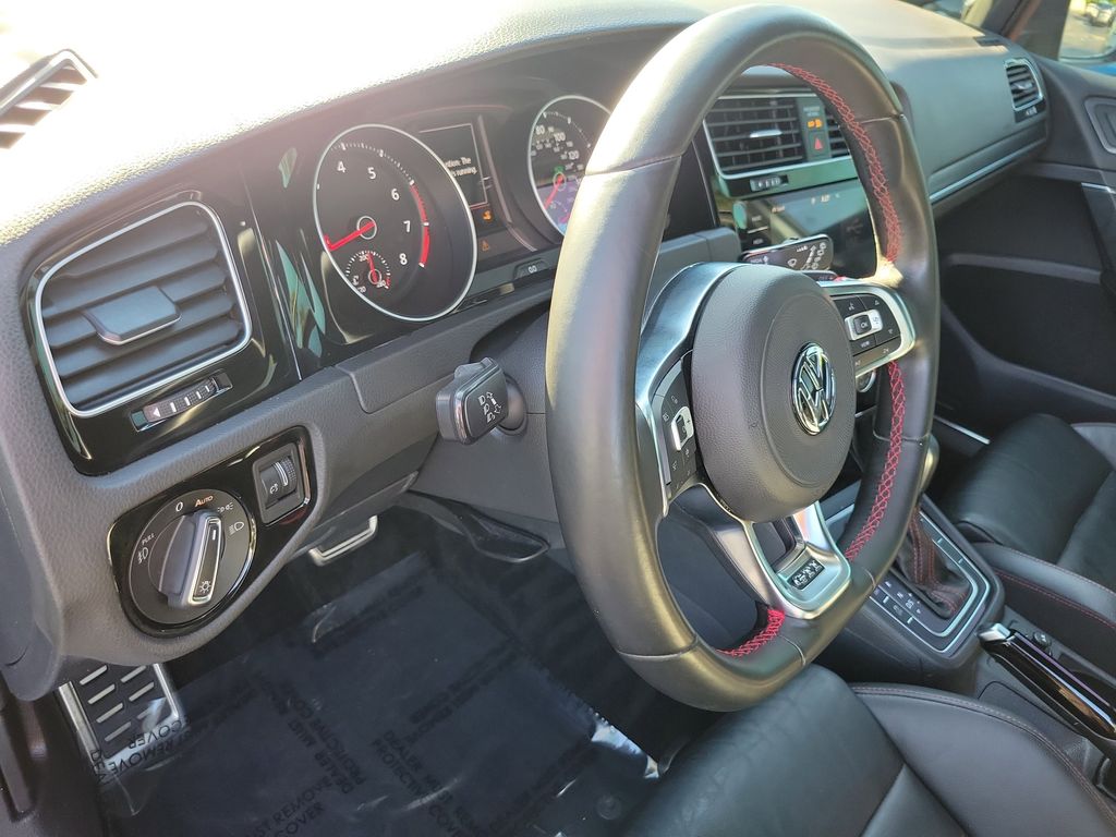 2020 Volkswagen Golf GTI SE - Photo 13