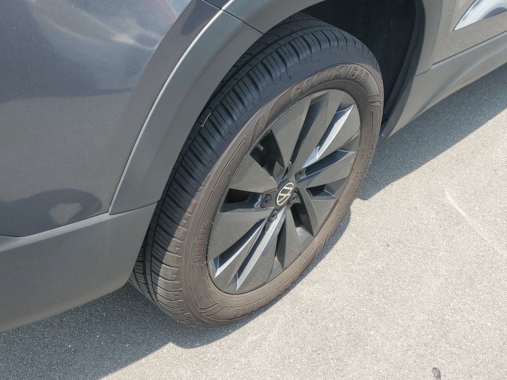 2024 Volkswagen Taos S - Photo 5