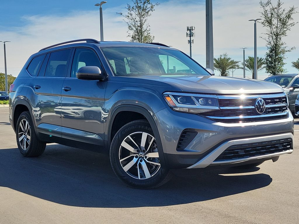 2023 Volkswagen Atlas SE's photo