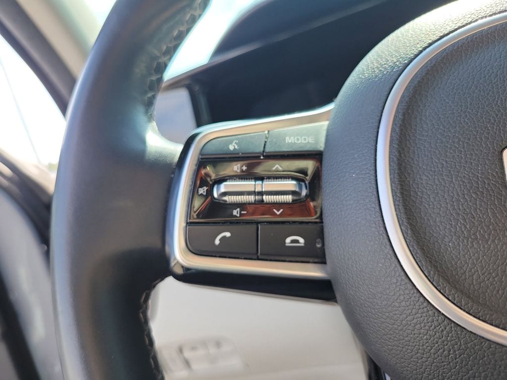 2023 Kia Sorento EX - Photo 19