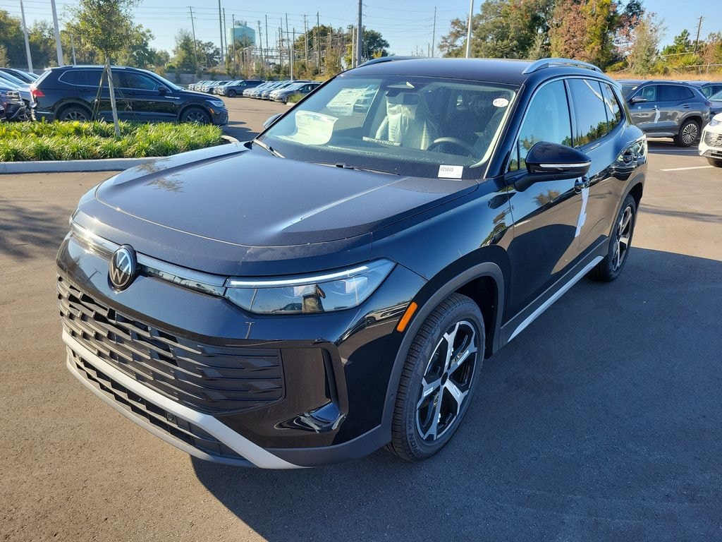 New 2025 Volkswagen Tiguan 2.0T SE SUV