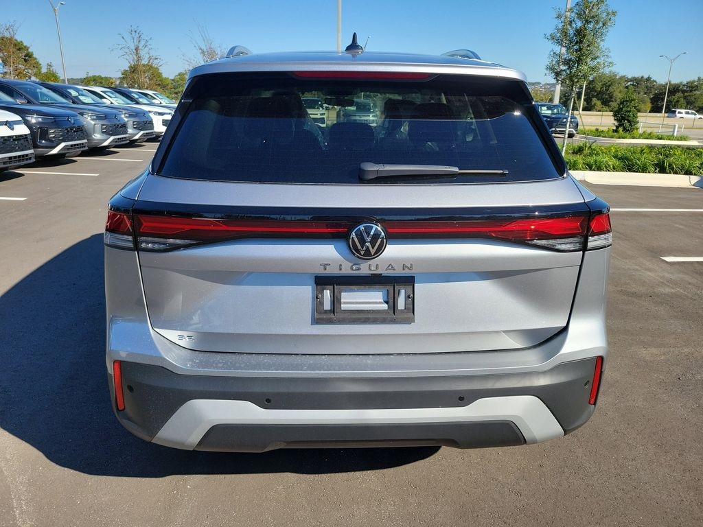 New 2025 Volkswagen Tiguan 2.0T SE SUV