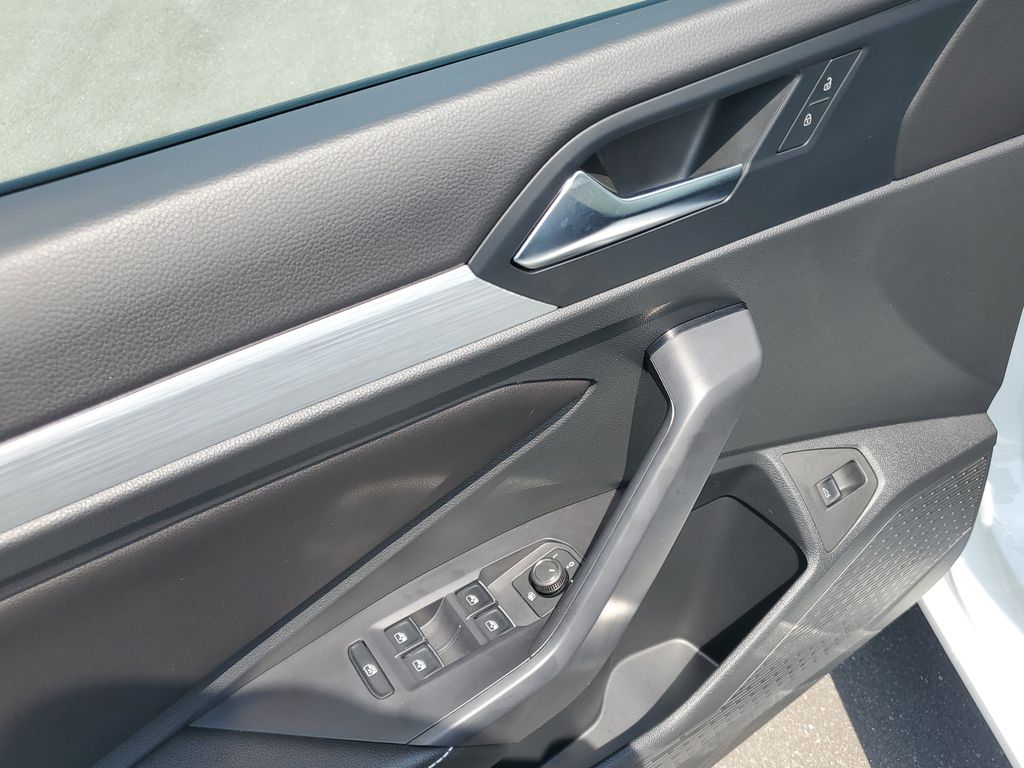 2025 Volkswagen Jetta Sport - Photo 13