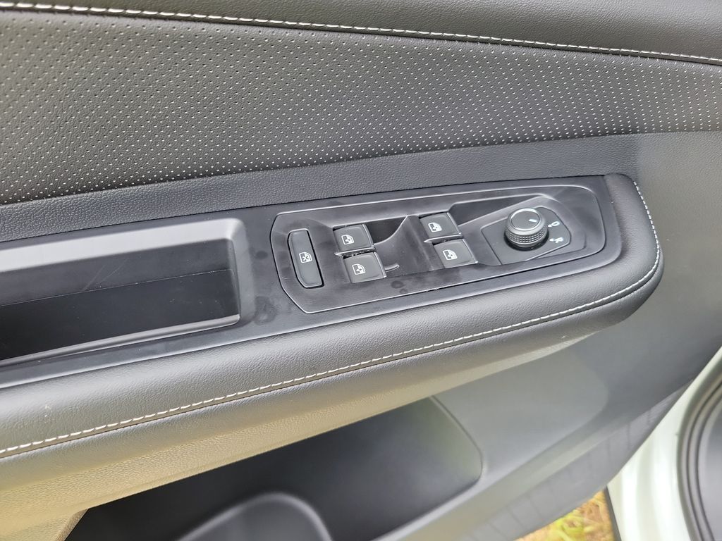 2026 Volkswagen Atlas Cross Sport SE - Photo 16