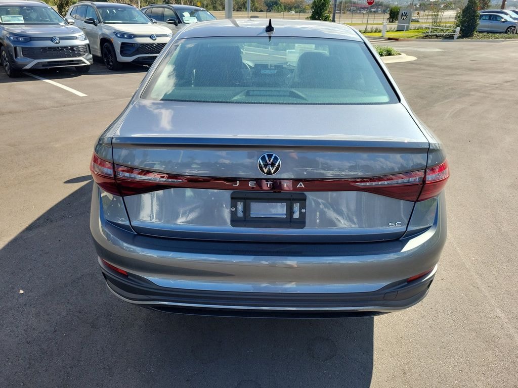 New 2025 Volkswagen Jetta 1.5T SE Sedan