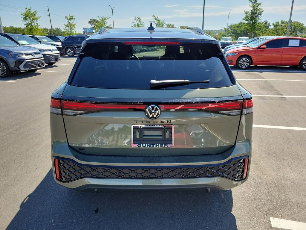 New 2026 Volkswagen Tiguan 2.0T SE R-Line Black SUV