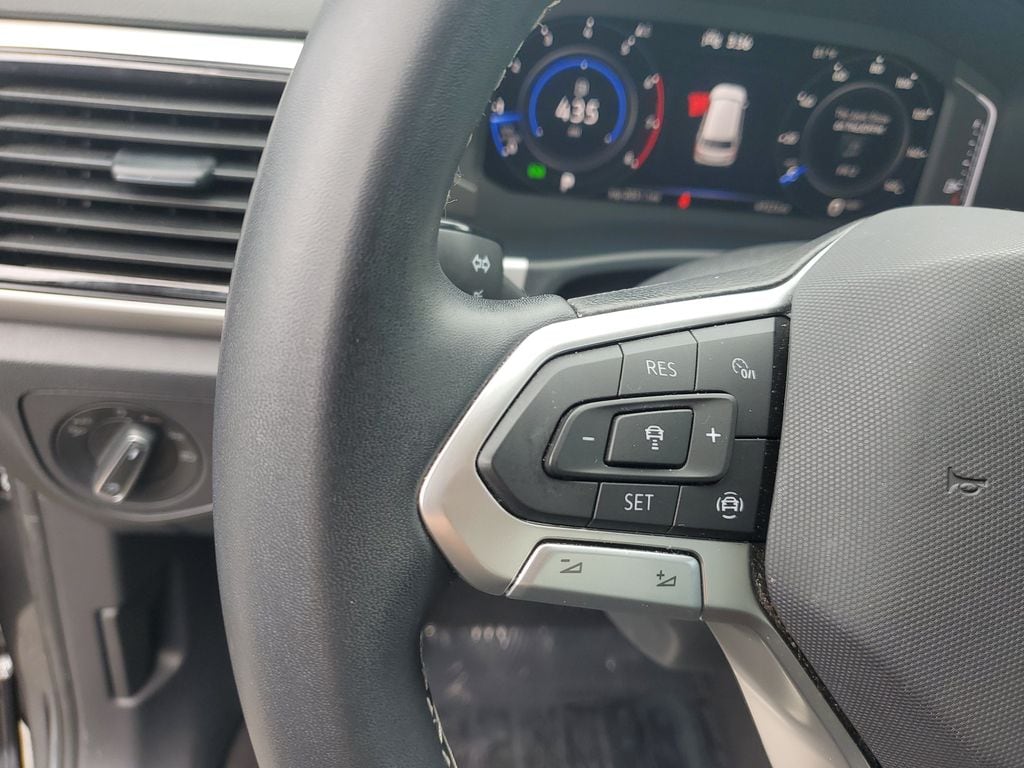 2023 Volkswagen Atlas SE w/Tech - Photo 19