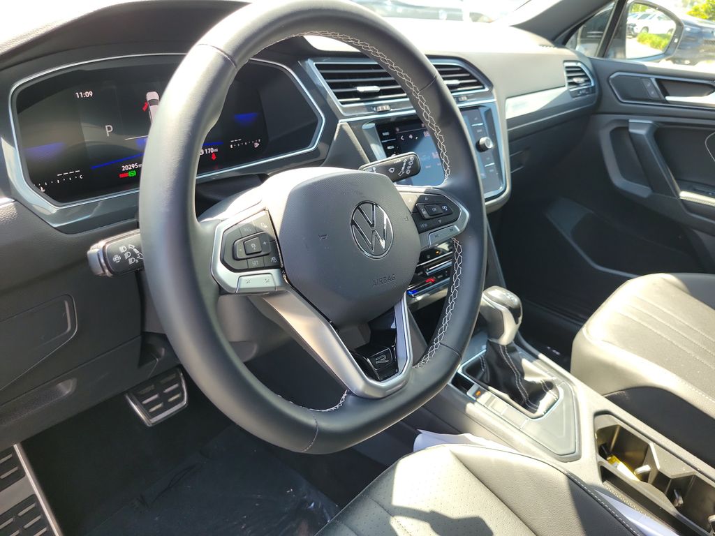 2023 Volkswagen Tiguan SE R-LINE BLACK - Photo 15