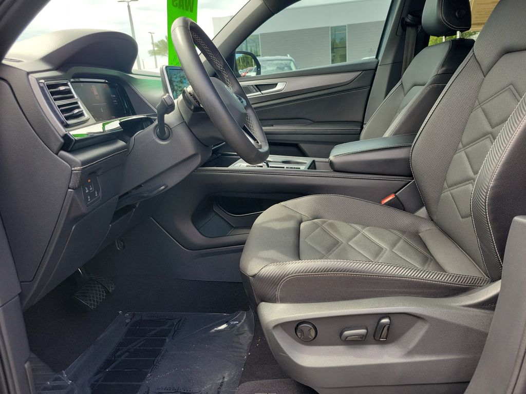 2024 Volkswagen Atlas Cross Sport SE - Photo 17