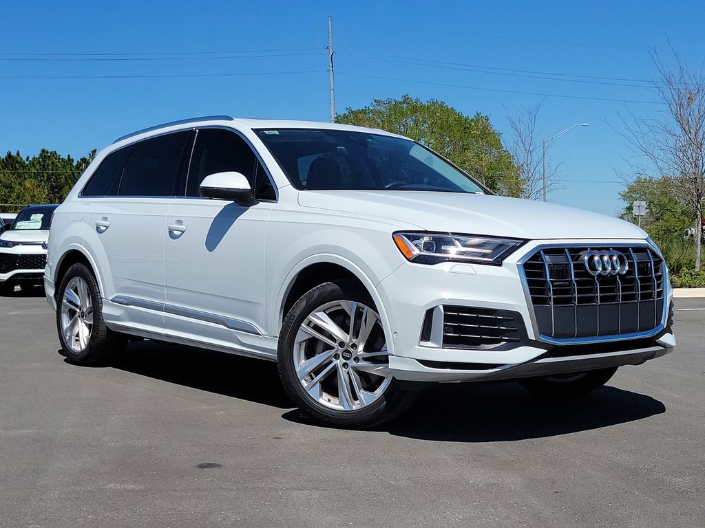 2023 Audi Q7 55 Premium Plus quattro Tiptronic's photo