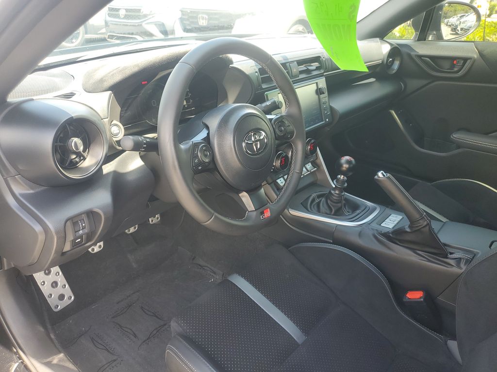 2023 Toyota GR86 Premium - Photo 11