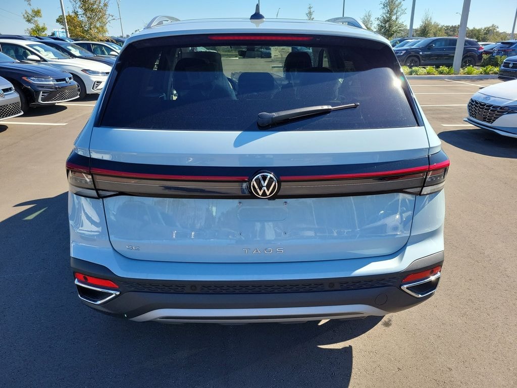 New 2025 Volkswagen Taos 1.5T SE SUV