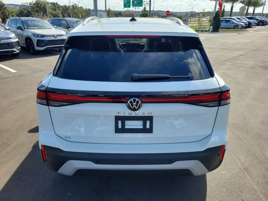 New 2025 Volkswagen Tiguan 2.0T SE SUV