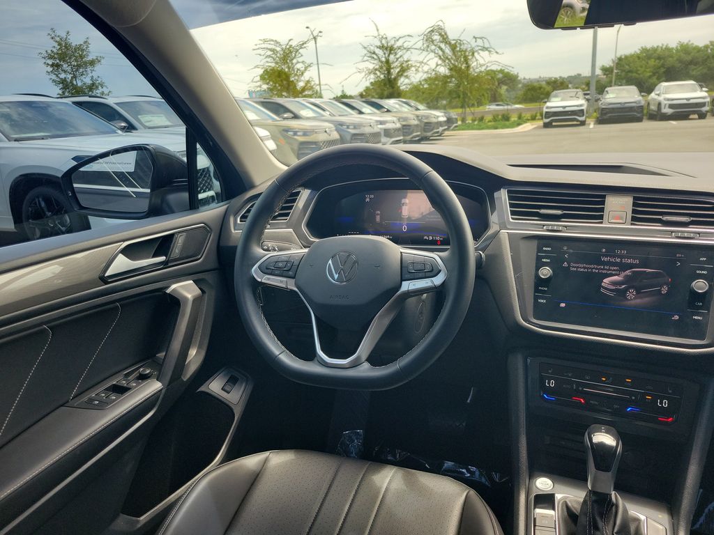 2024 Volkswagen Tiguan SE - Photo 14