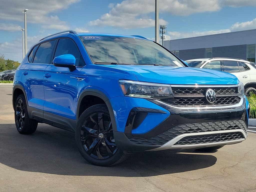 2022 Volkswagen Taos SE's photo
