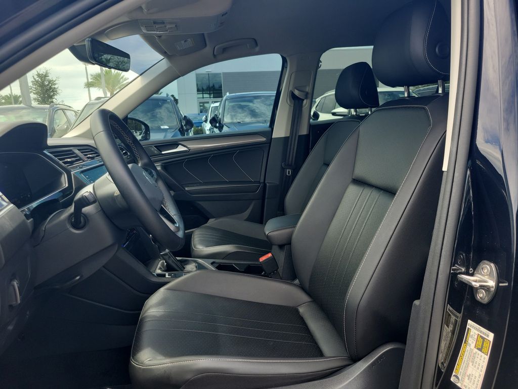 2024 Volkswagen Tiguan SE - Photo 18