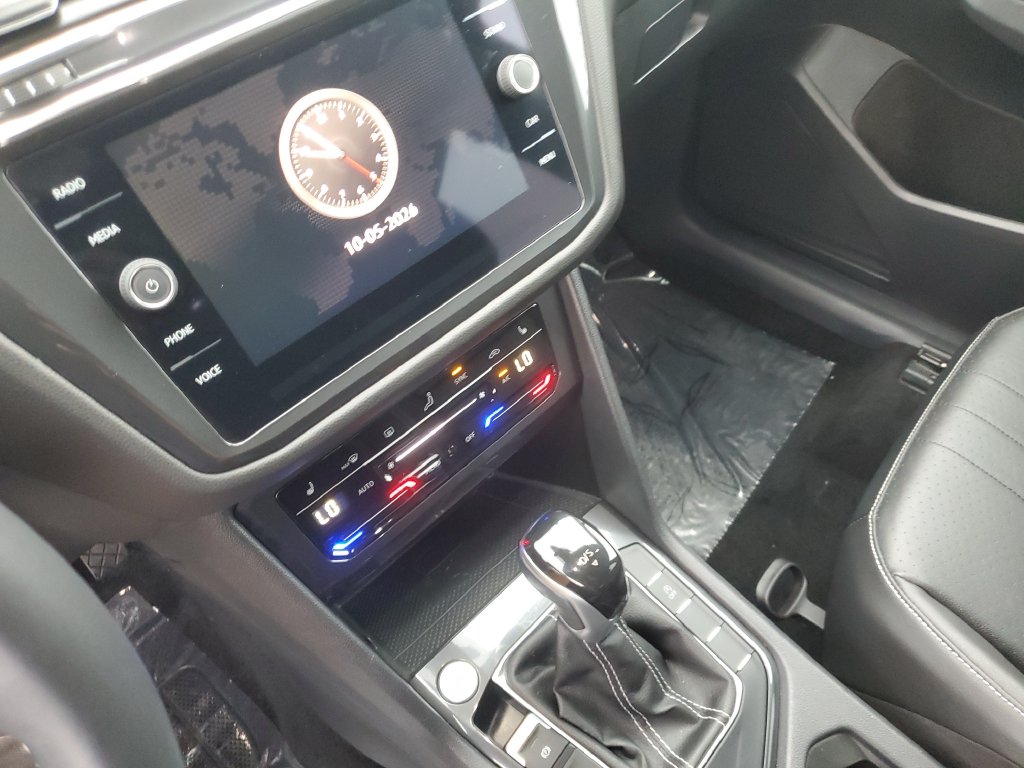 2022 Volkswagen Tiguan SE - Photo 20
