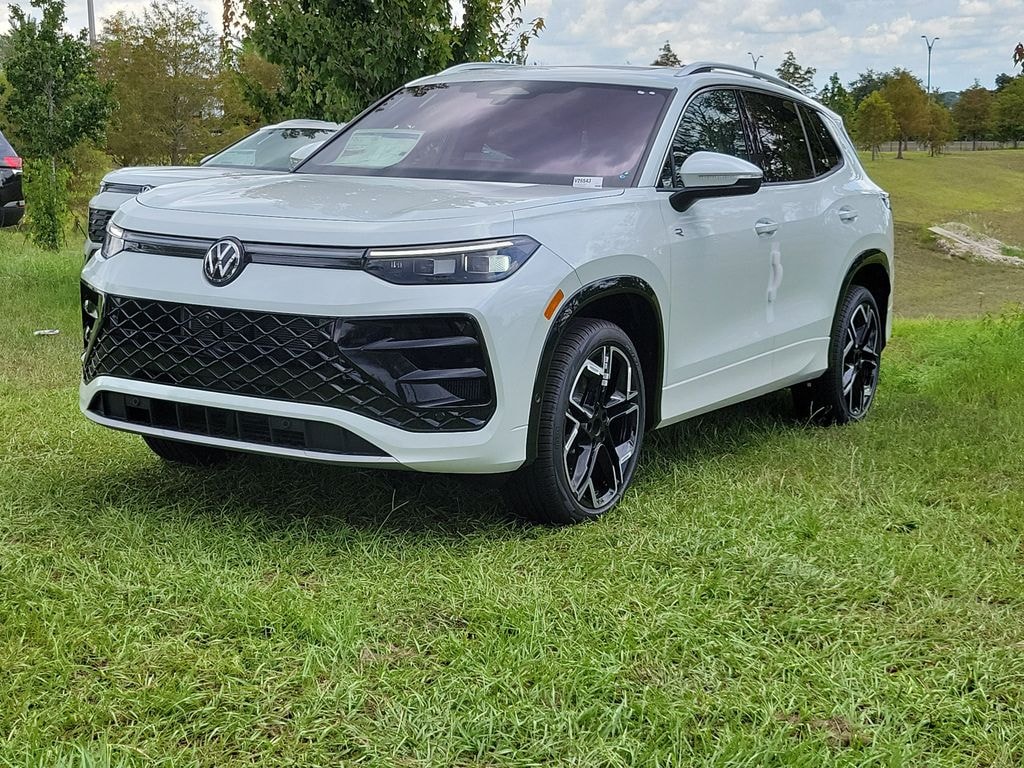 New 2026 Volkswagen Tiguan 2.0T SEL R-Line SUV