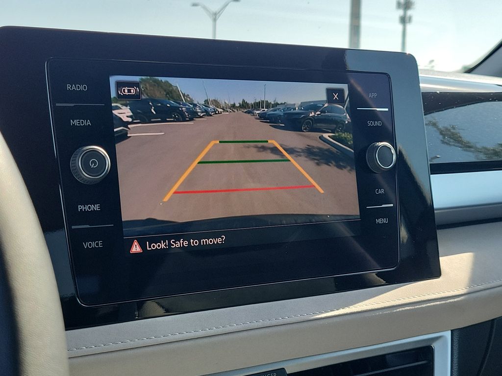 2025 Volkswagen Taos SE - Photo 26