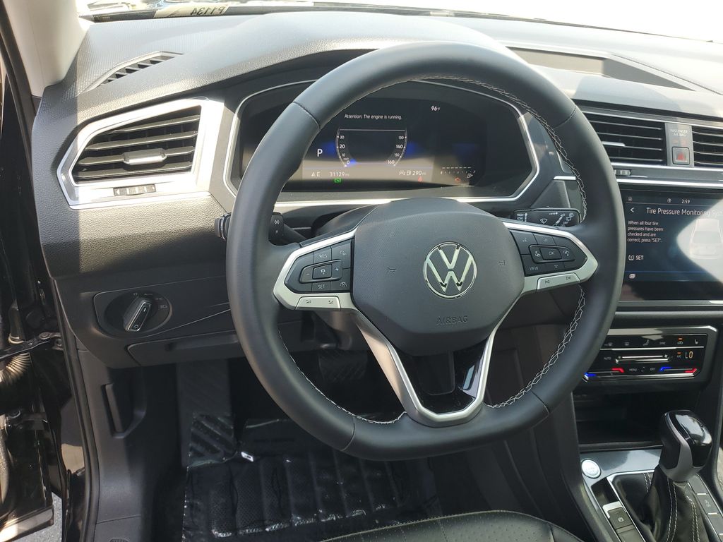 2024 Volkswagen Tiguan SE - Photo 17