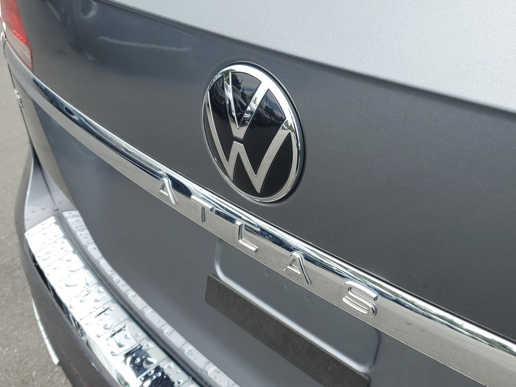 2023 Volkswagen Atlas SE w/Tech - Photo 7