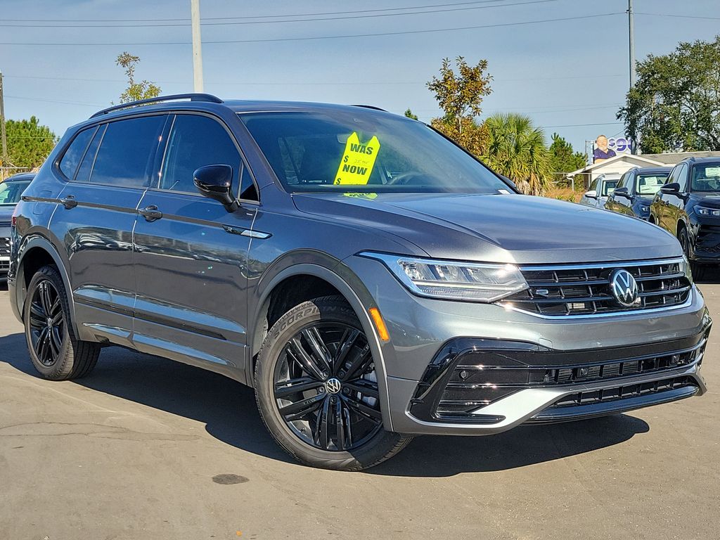 2022 Volkswagen Tiguan SE R-LINE BLACK's photo
