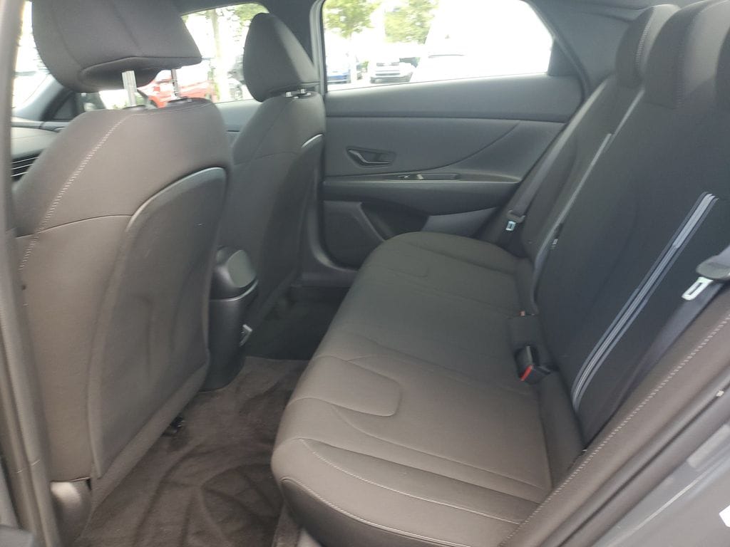 2025 Hyundai Elantra SEL - Photo 7