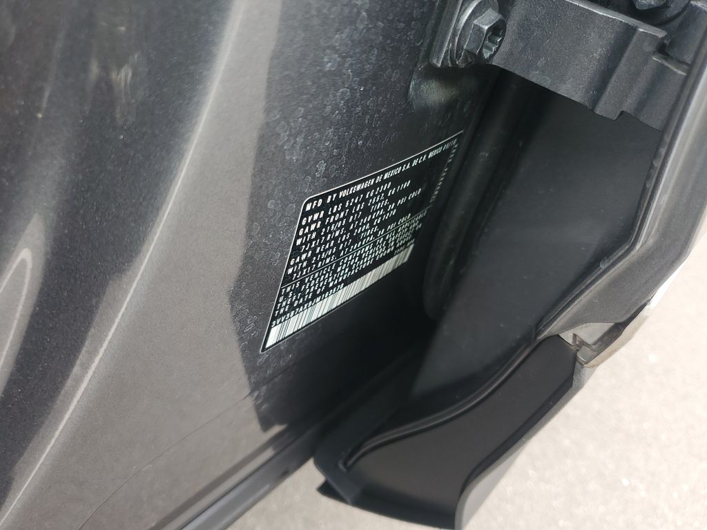 2018 Volkswagen Tiguan SE - Photo 26