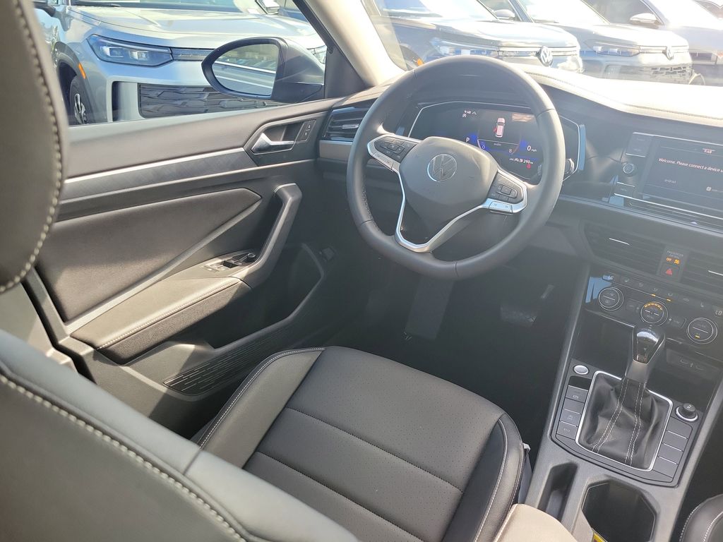 2024 Volkswagen Jetta SE - Photo 13