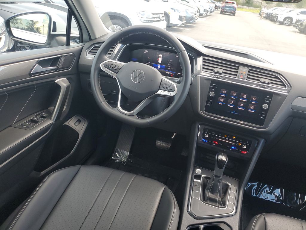 2024 Volkswagen Tiguan SE - Photo 9